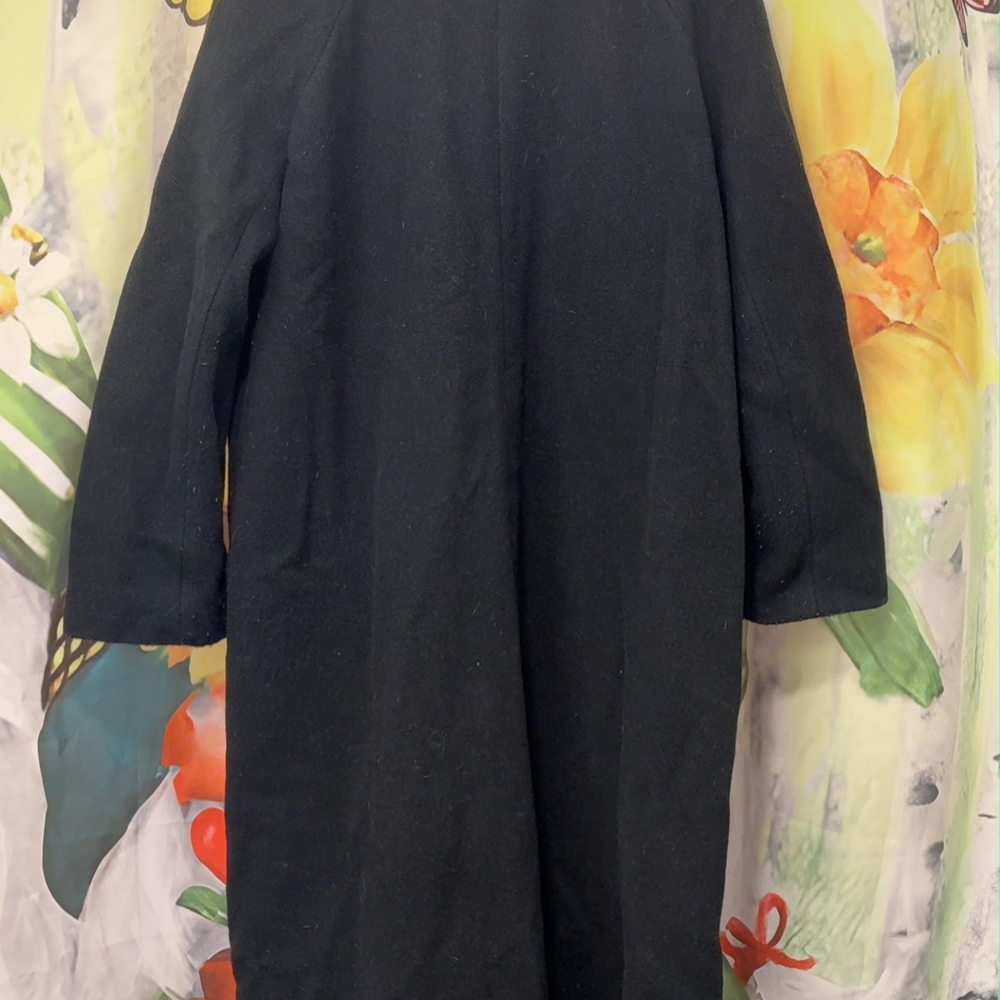 Spiegel Black Coat